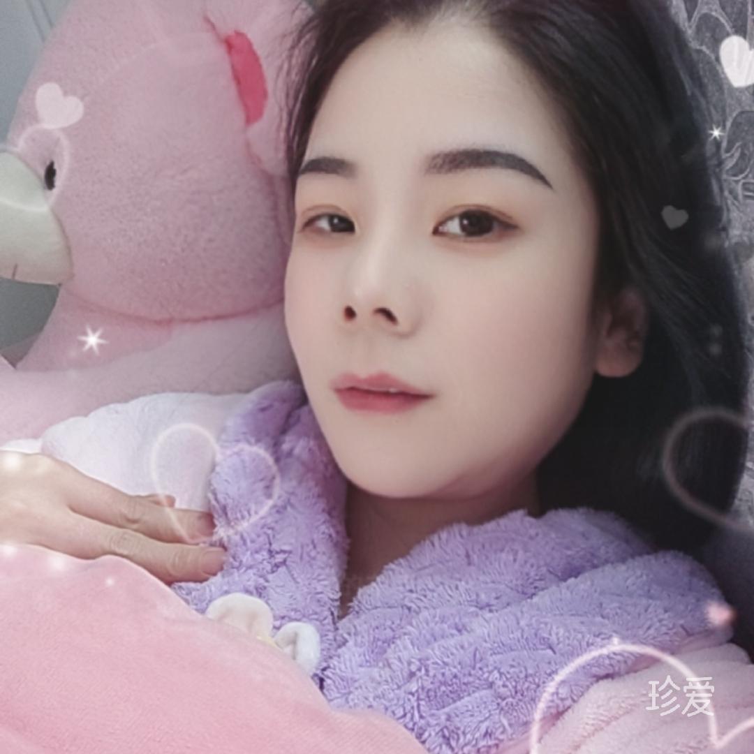 一个安静的女孩