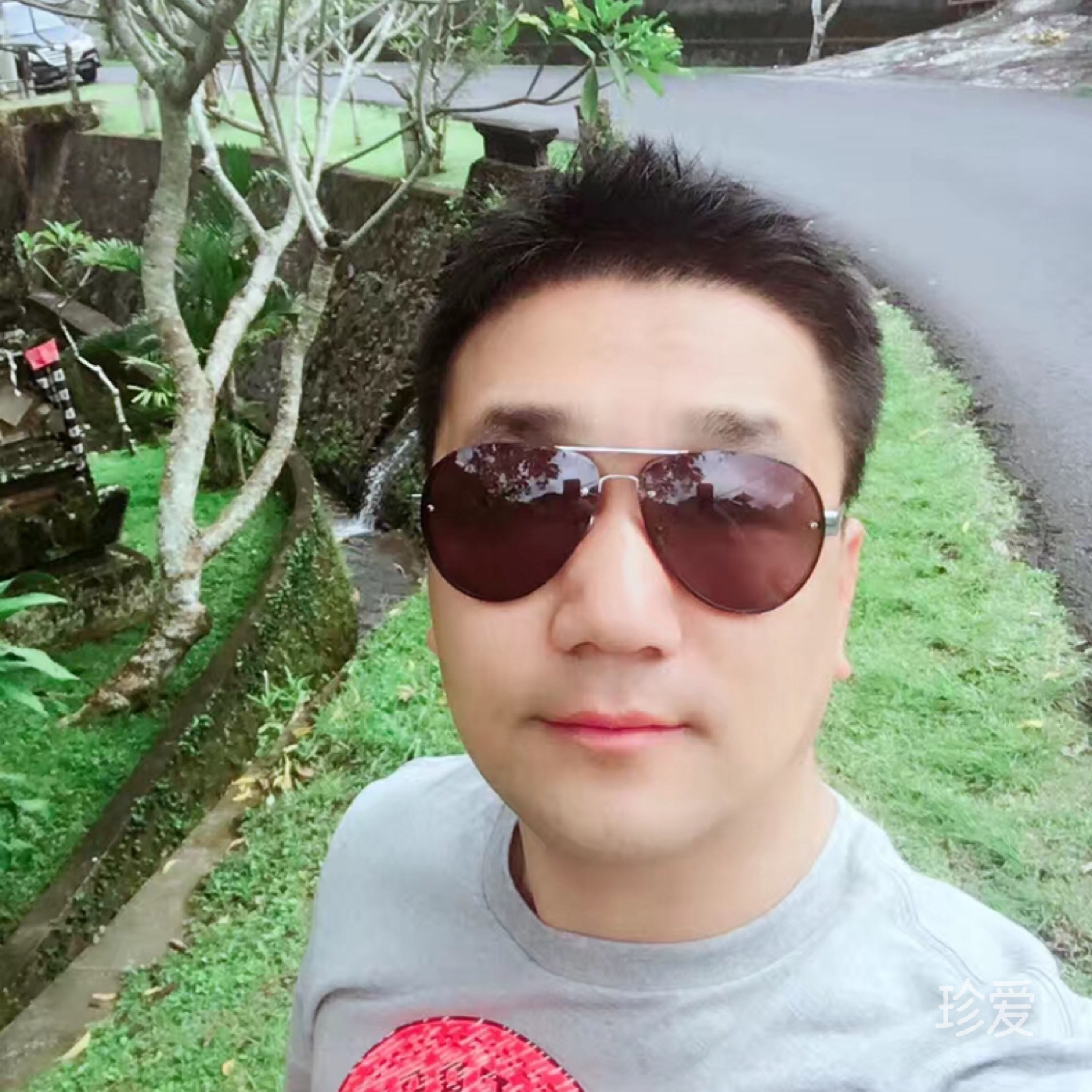 雨夜听歌