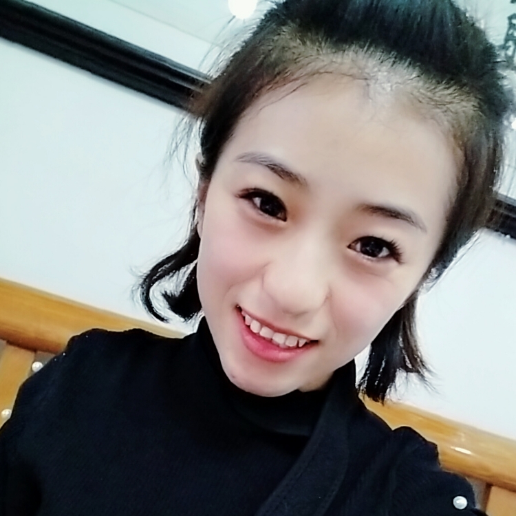 會笑的眼睛真美