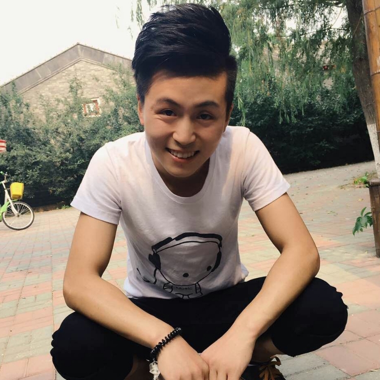 忽梦年少陌上子夜