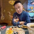 笑起來(lái)會(huì)發(fā)光