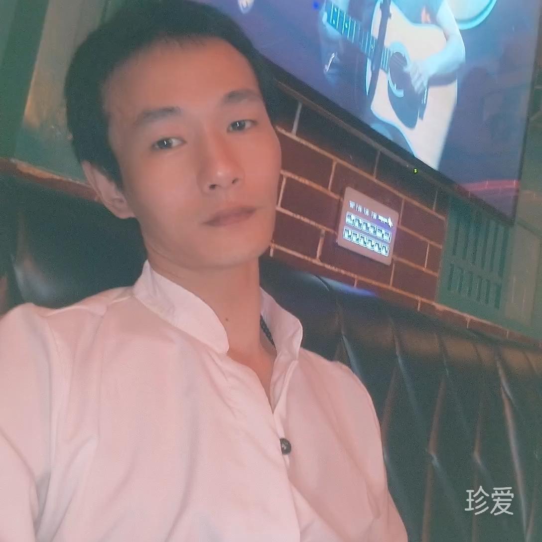 恋爱脑丶粘人精
