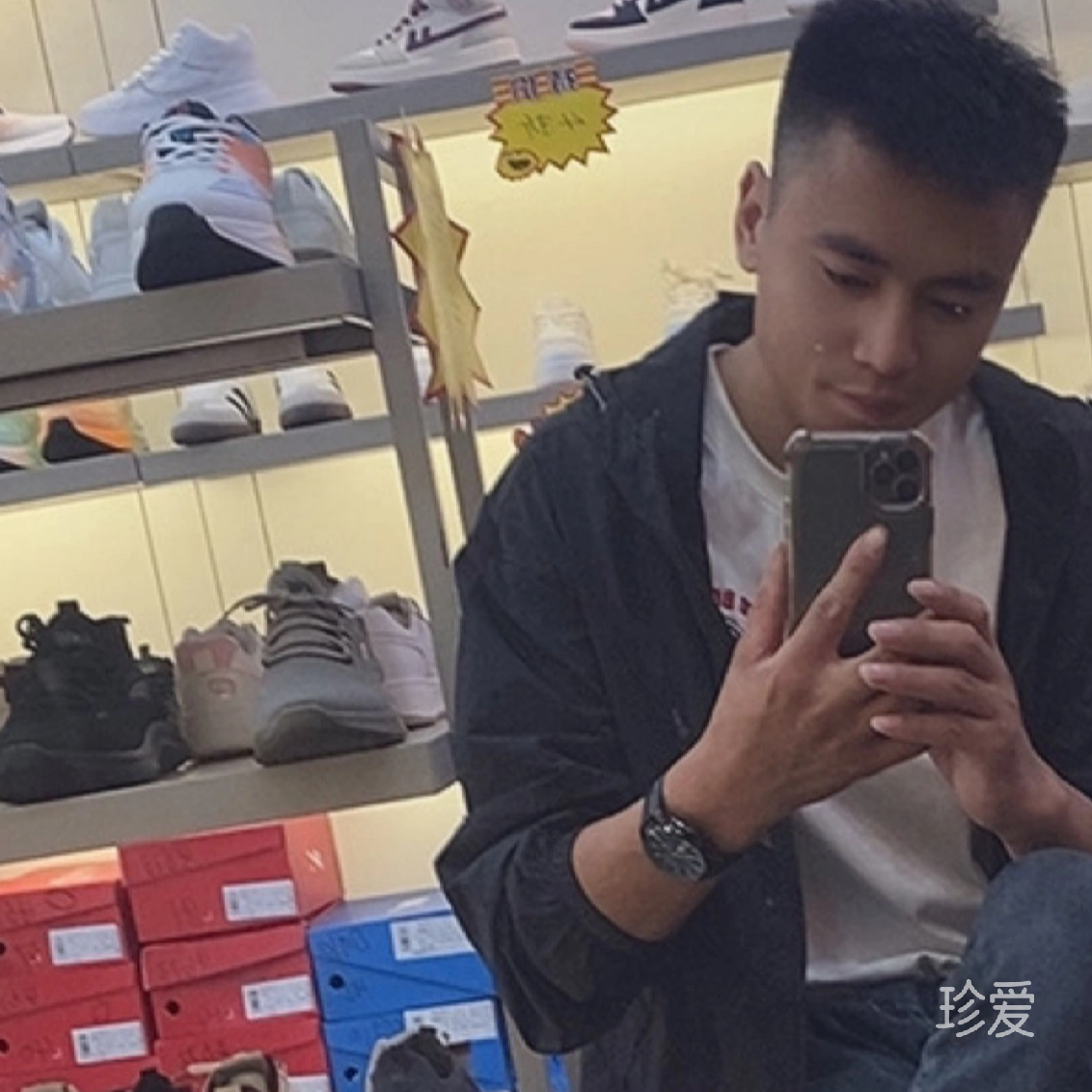 在他眼中