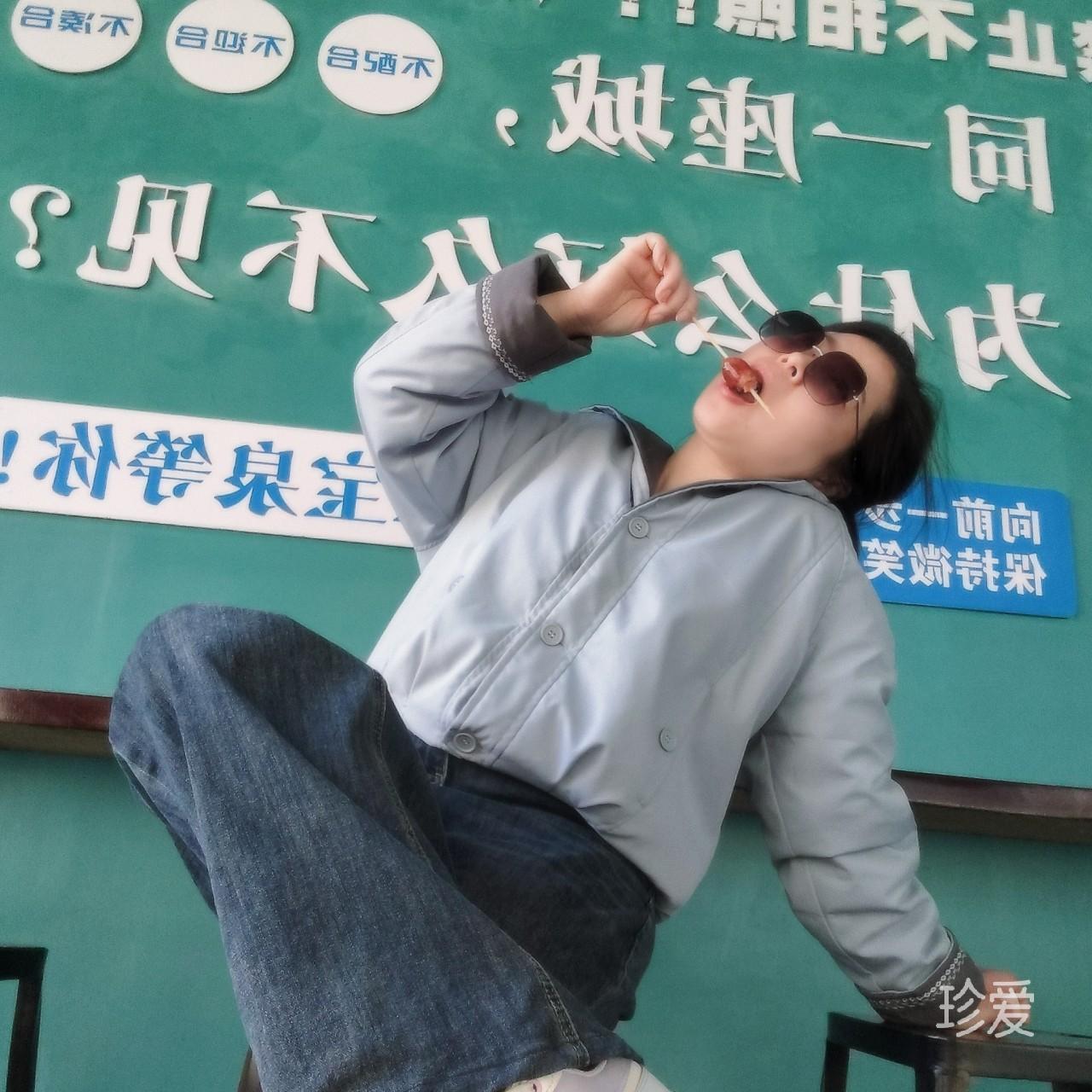 吃肉的小白兔