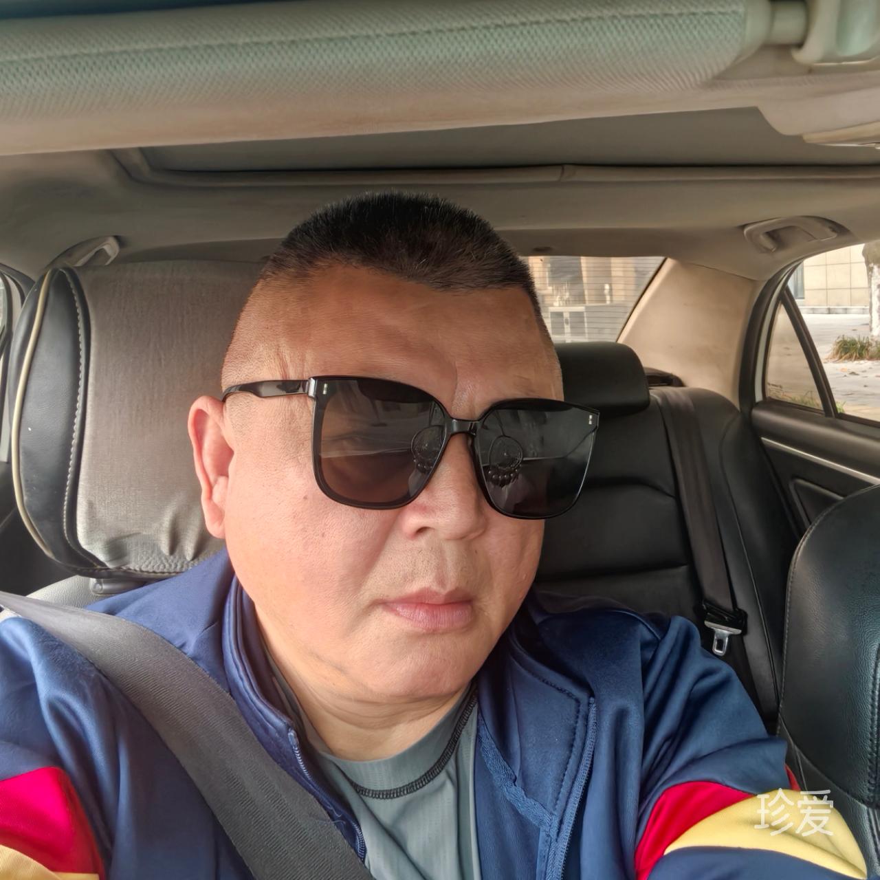 走在红尘俗世间