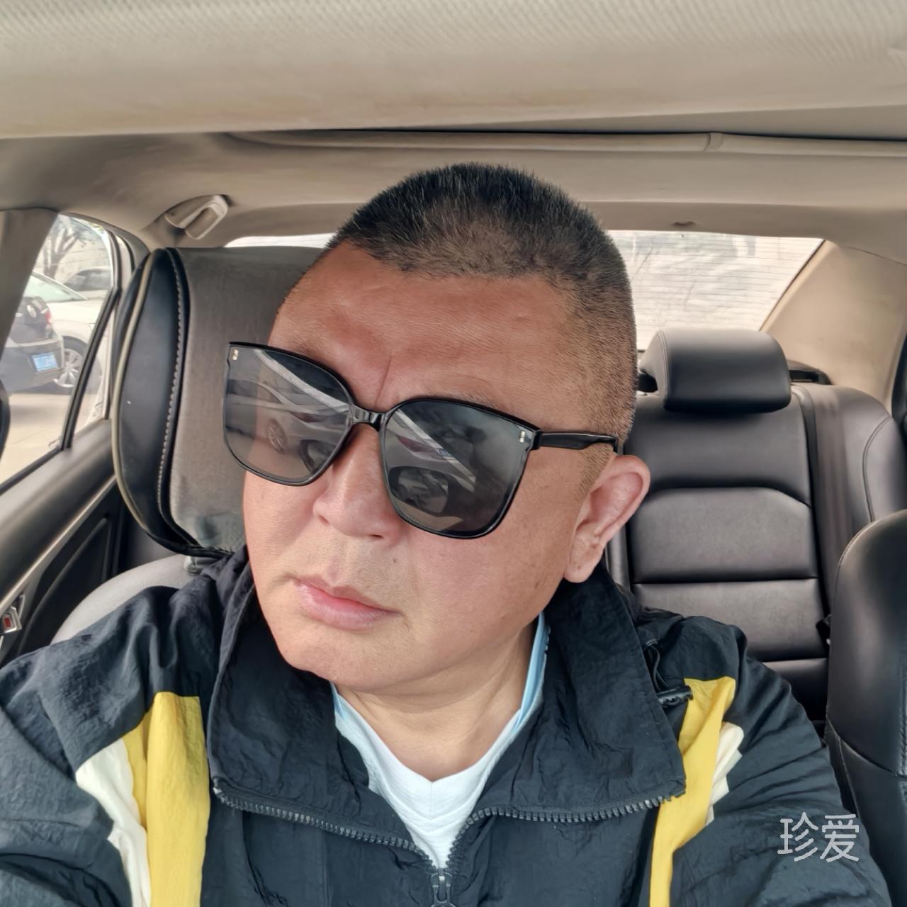 走在红尘俗世间