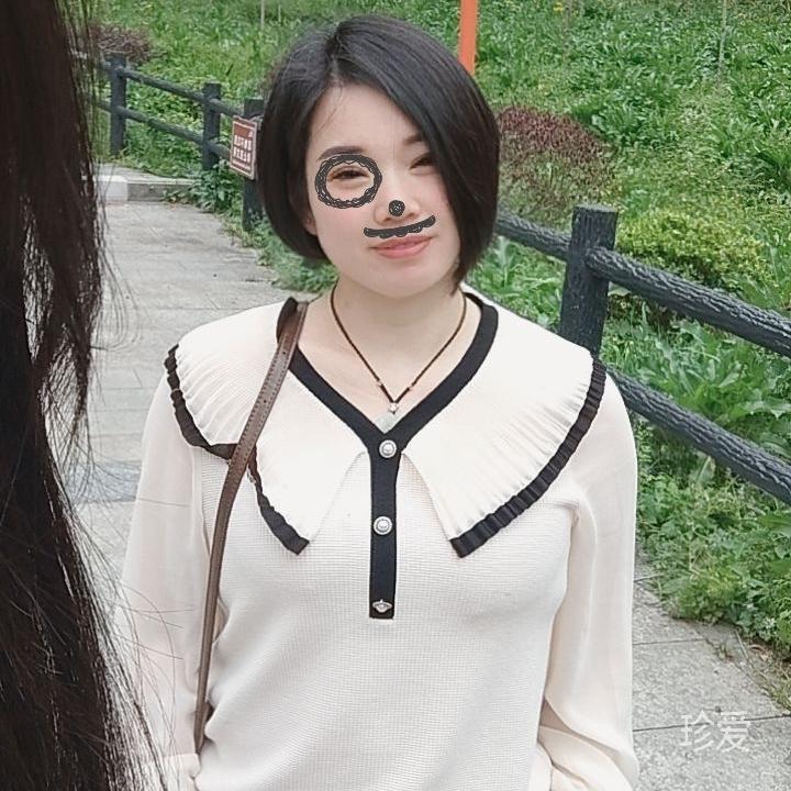 爱笑的中年少女