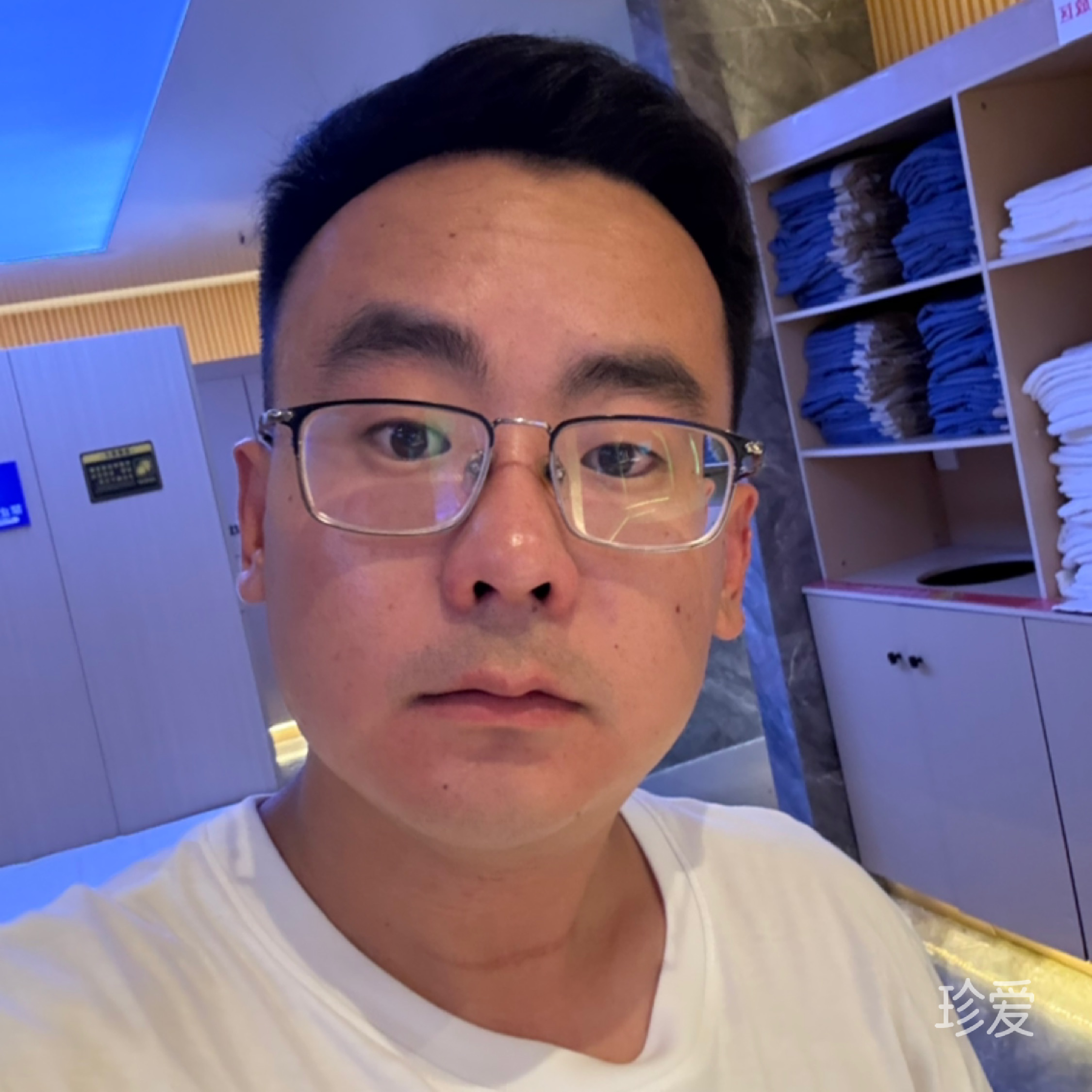 人無(wú)再少年