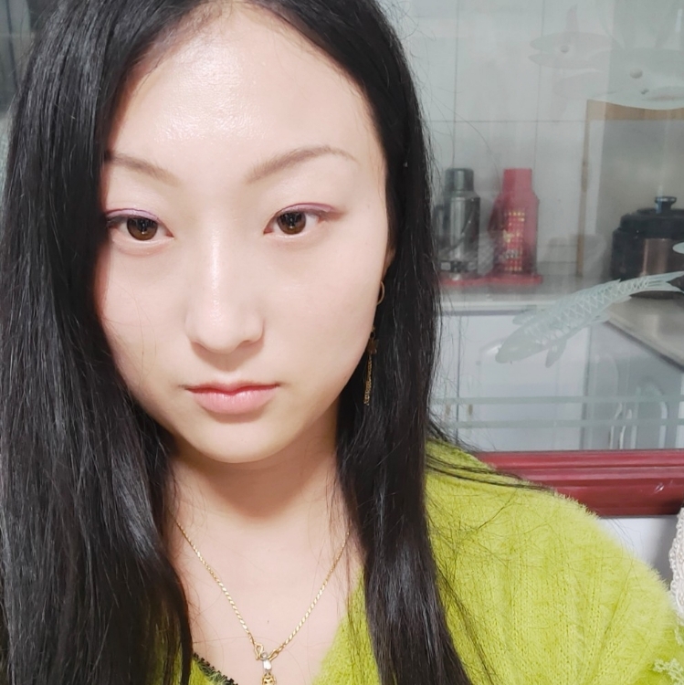 逆風(fēng)不解翩躚葉