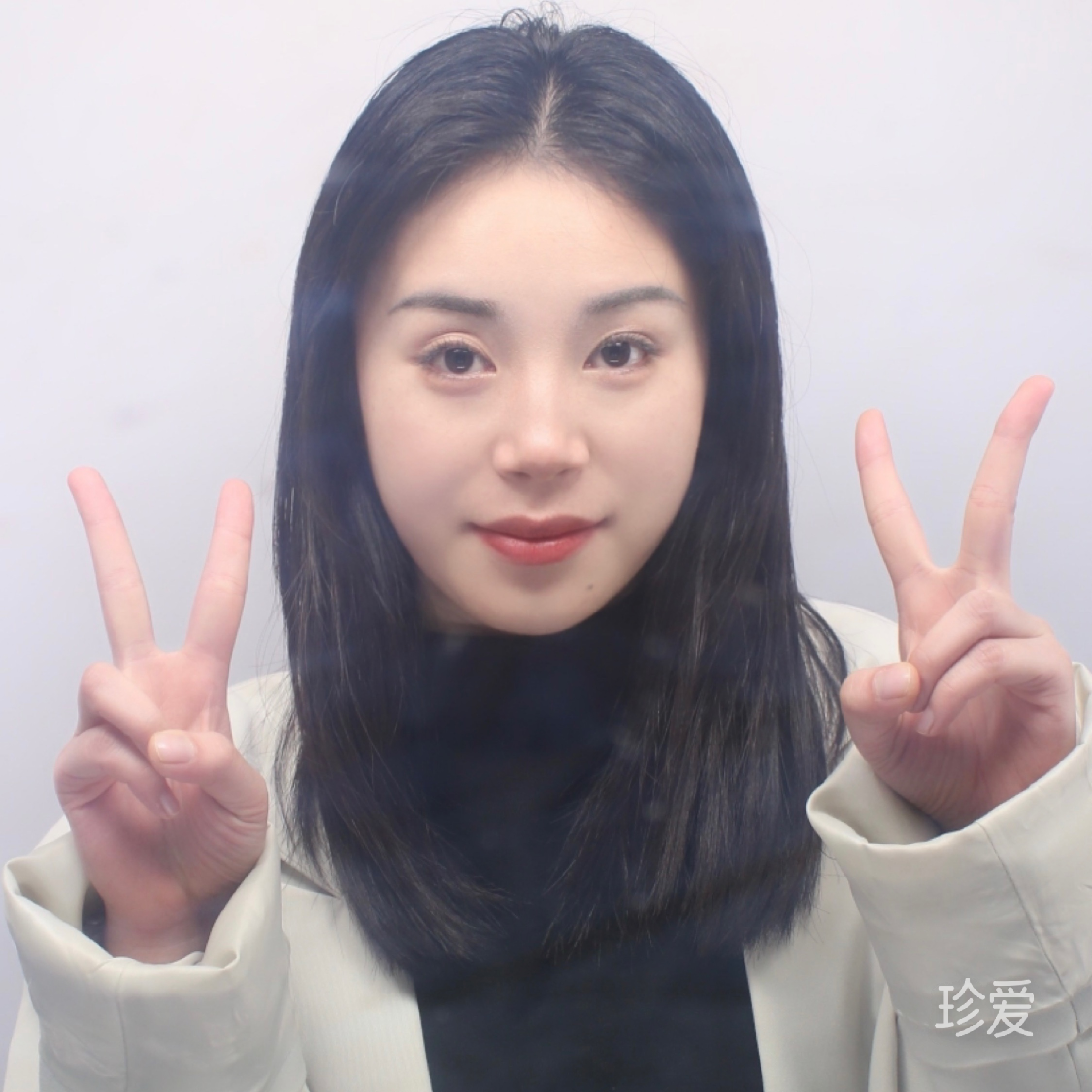 依依
