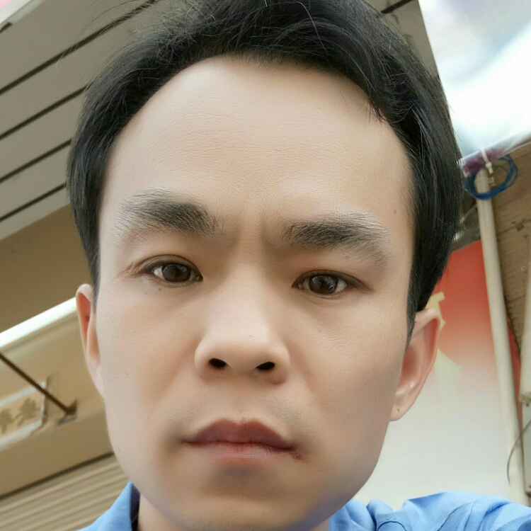 叼著奶嘴逛青樓