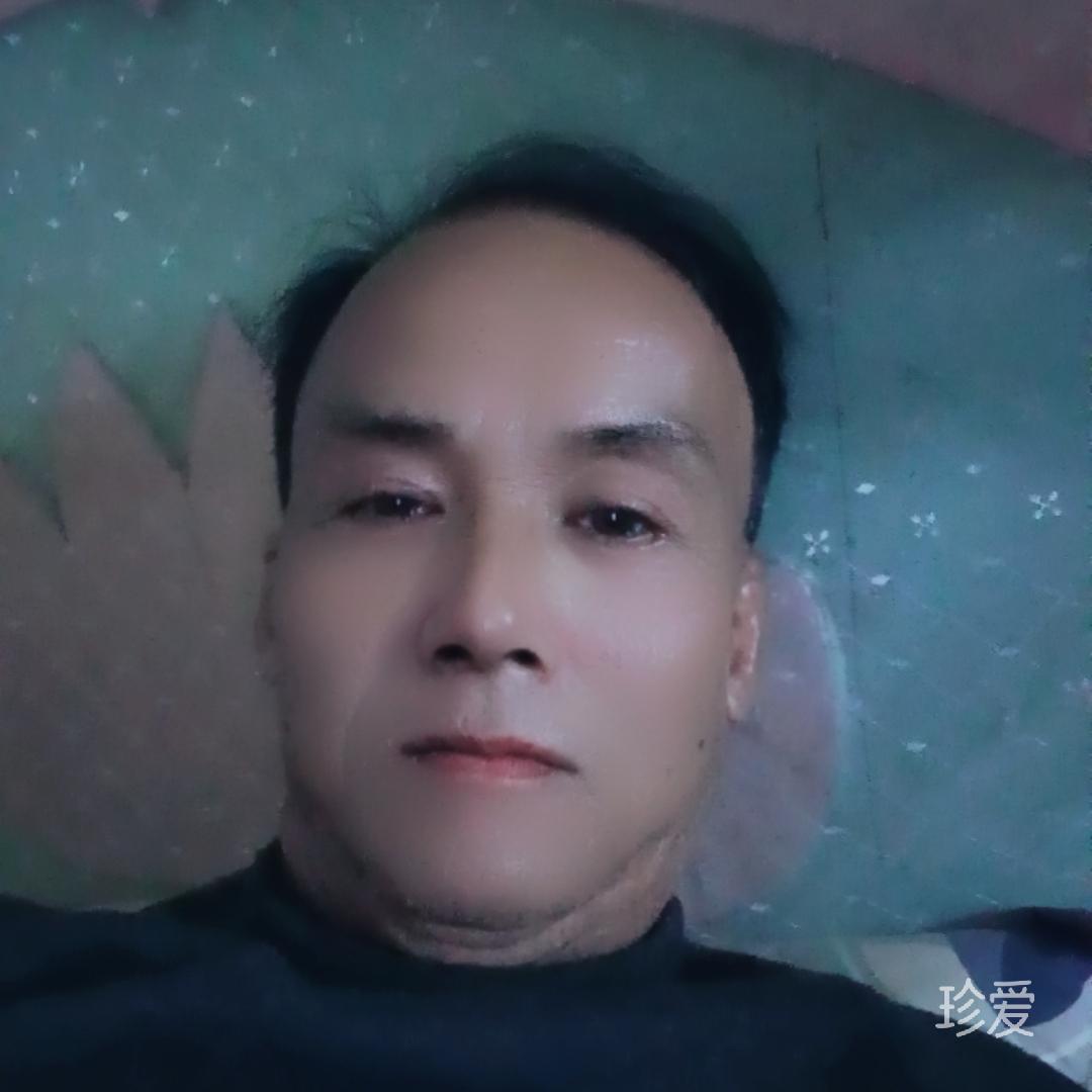 闷闷的男人
