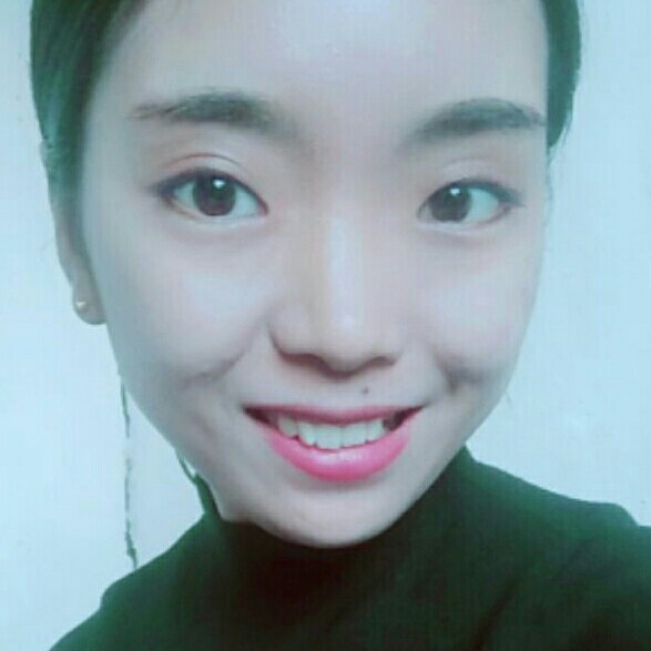 草莓味的小彥秋