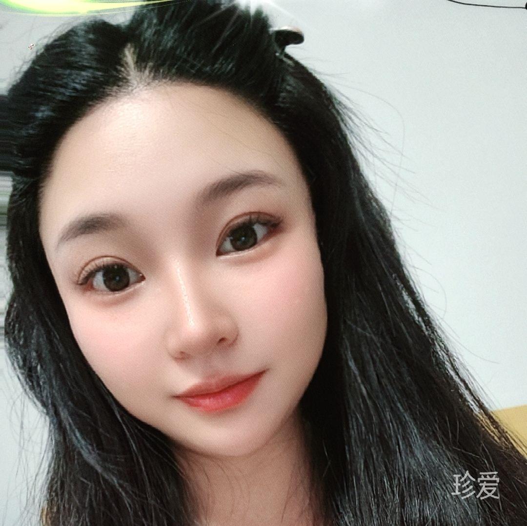 俏皮小兔子