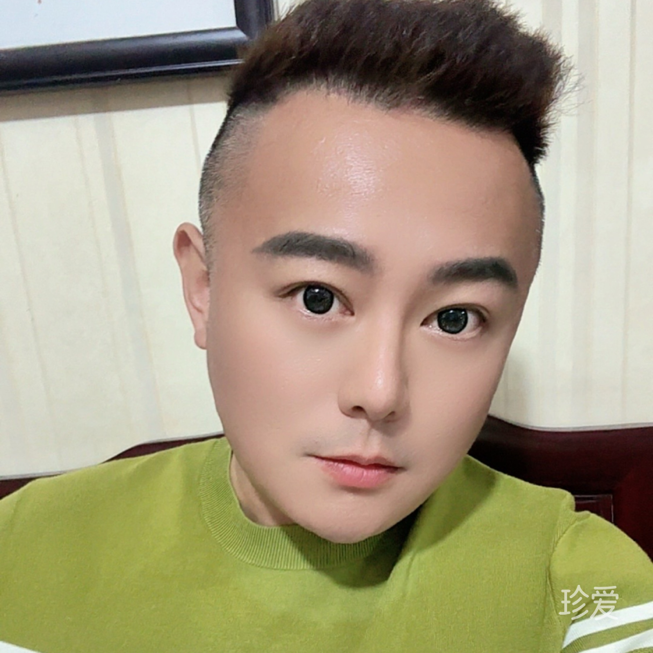 穿克罗心的尊尼哥