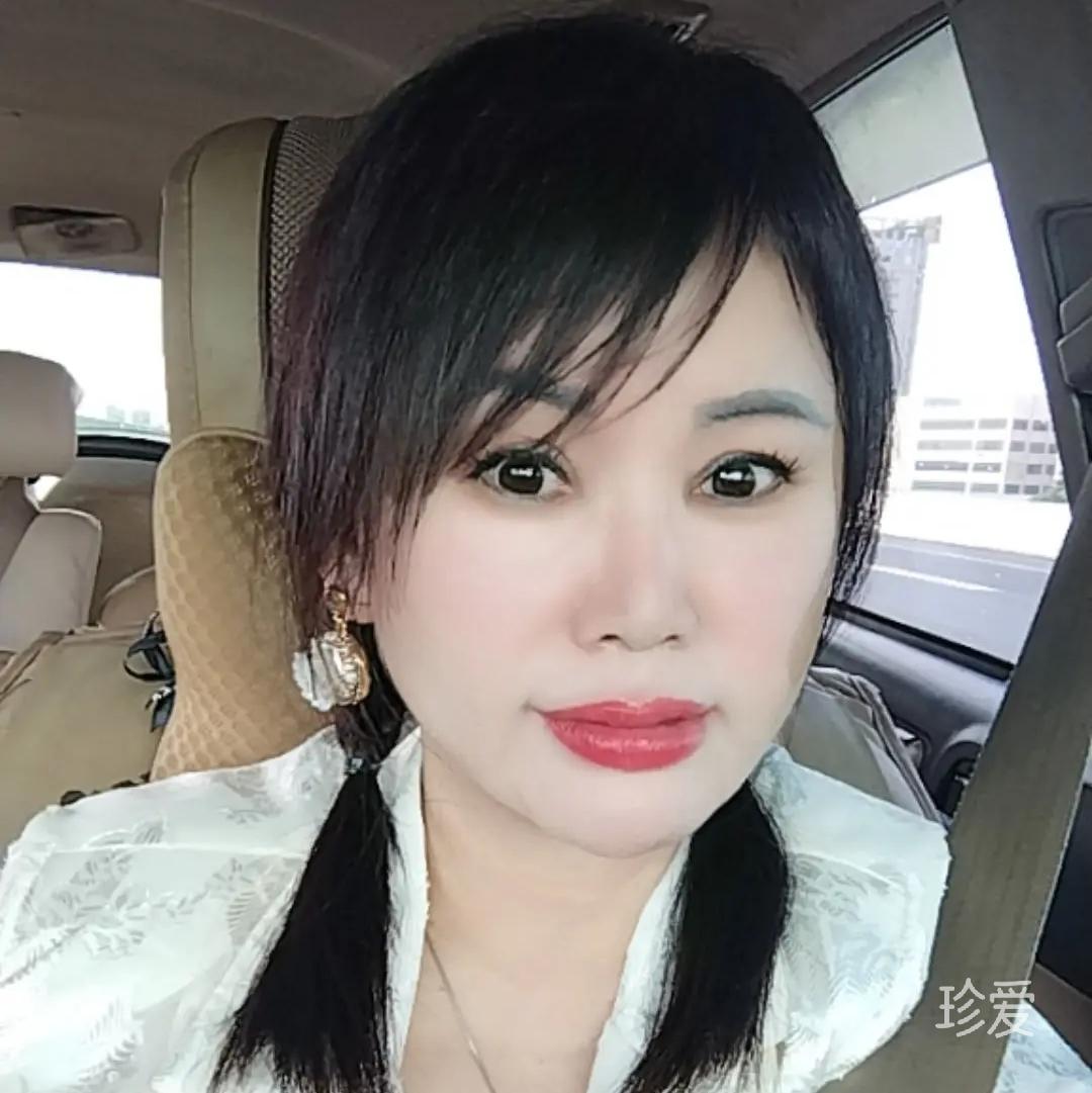 他說(shuō)她像貓