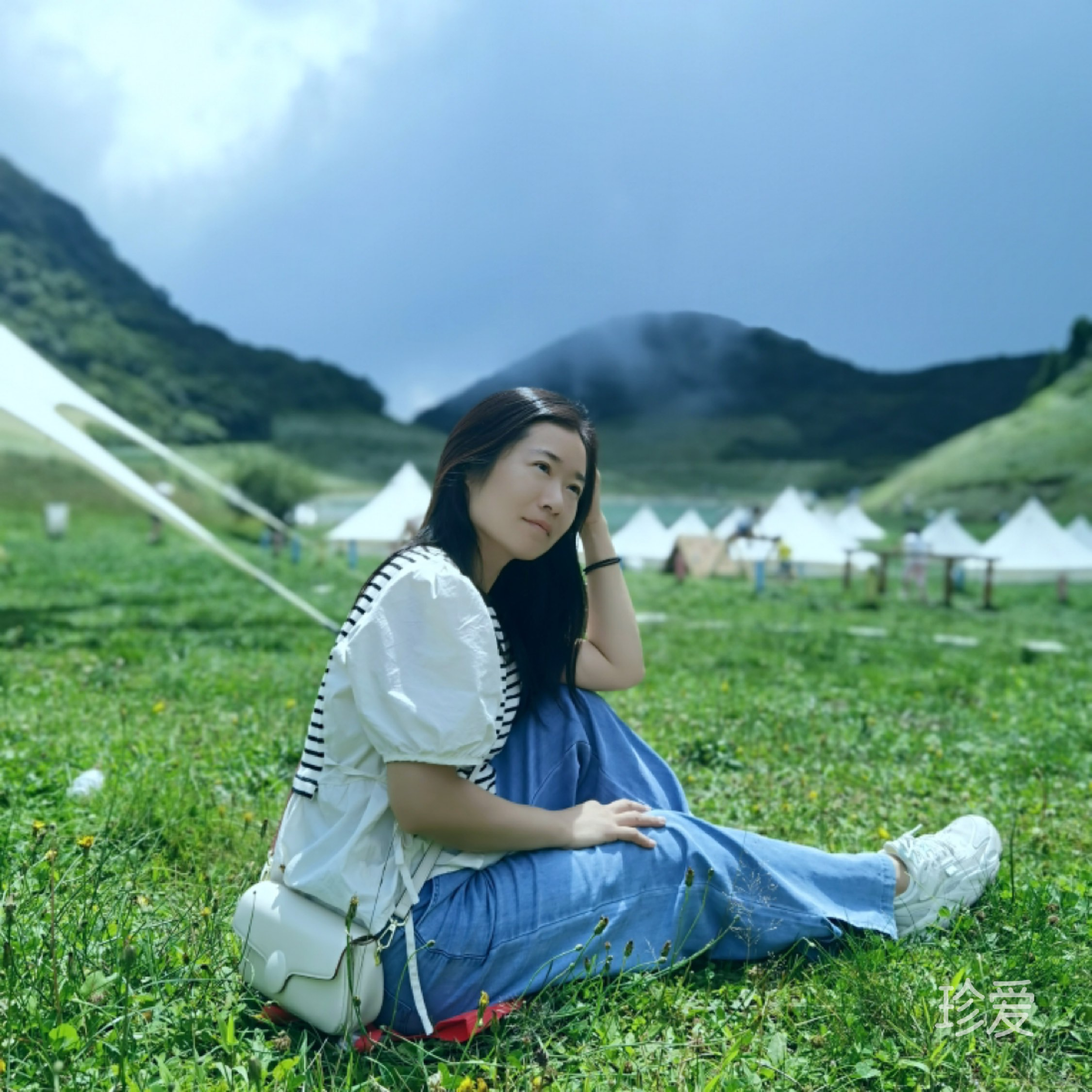 陽(yáng)光下的藍(lán)