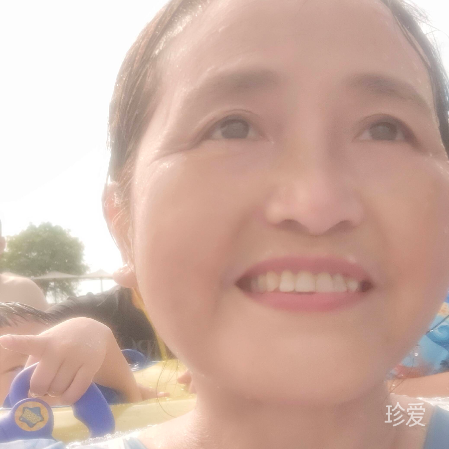 摇曳的浮萍
