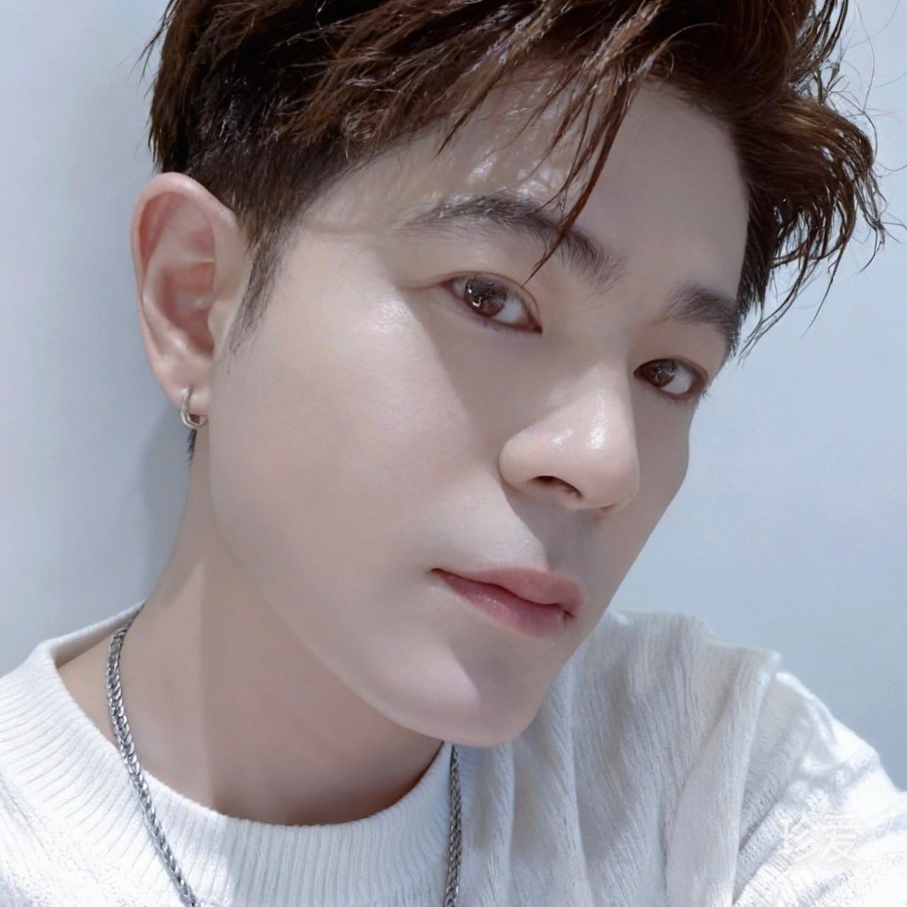 高不冷的钟大湿