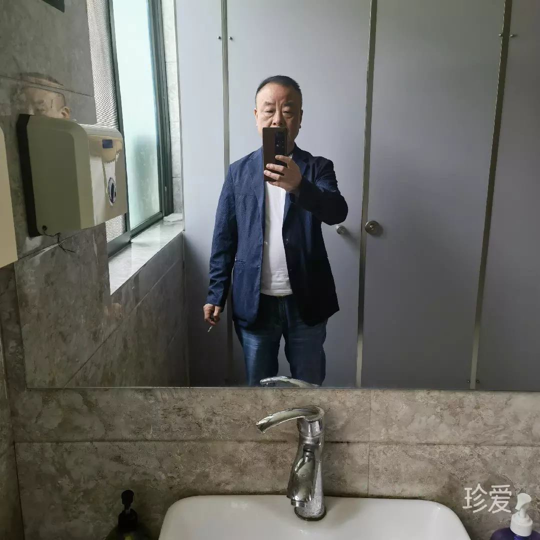 做个灯泡照亮你
