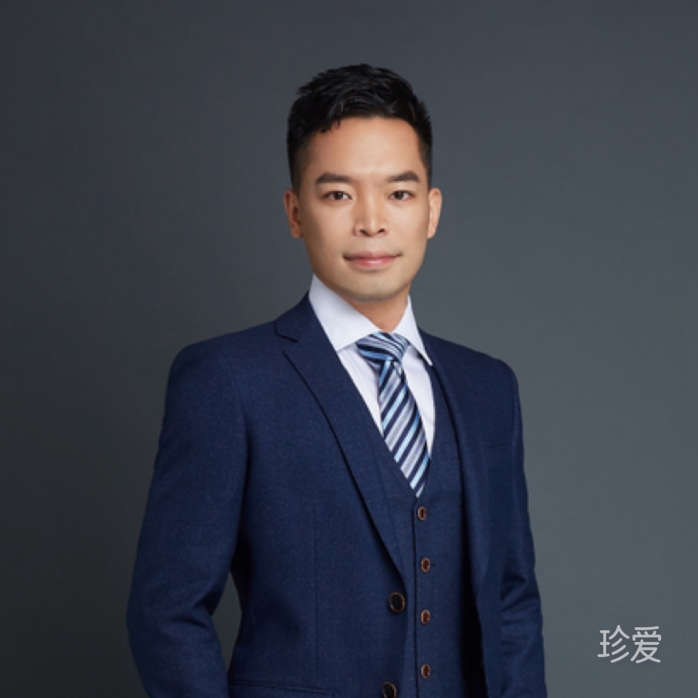 陈冰