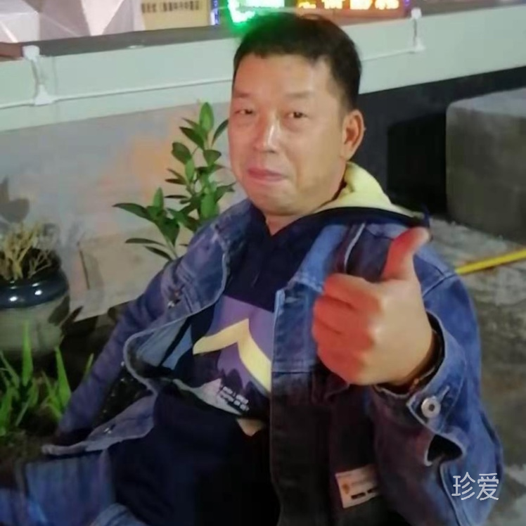 莫默