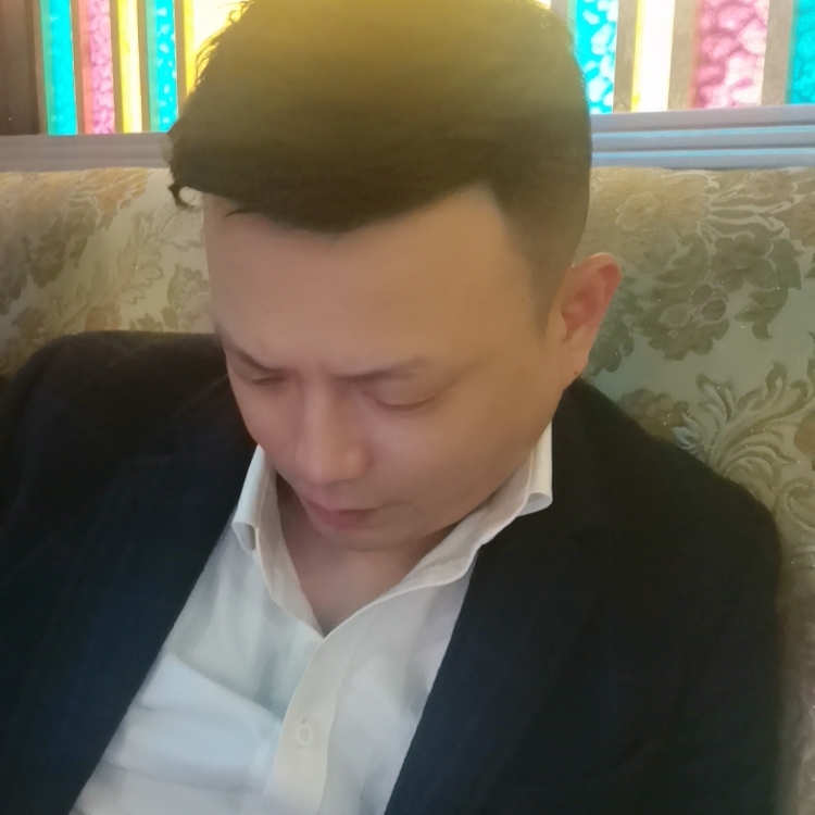 為事業(yè)奮斗的男人