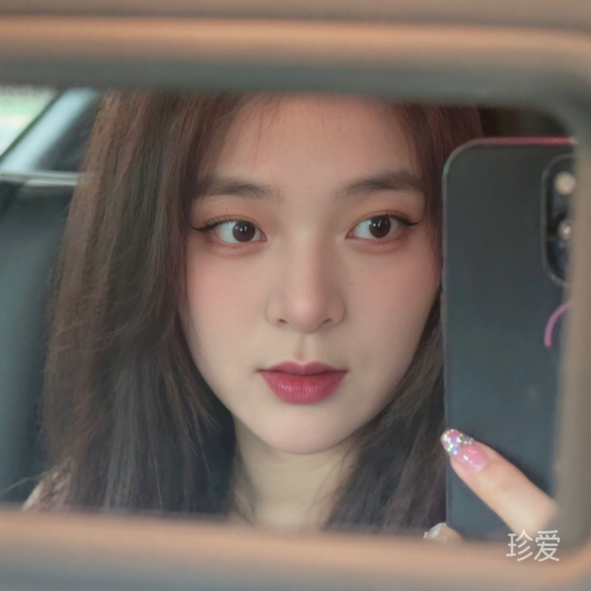 那妞孩子气