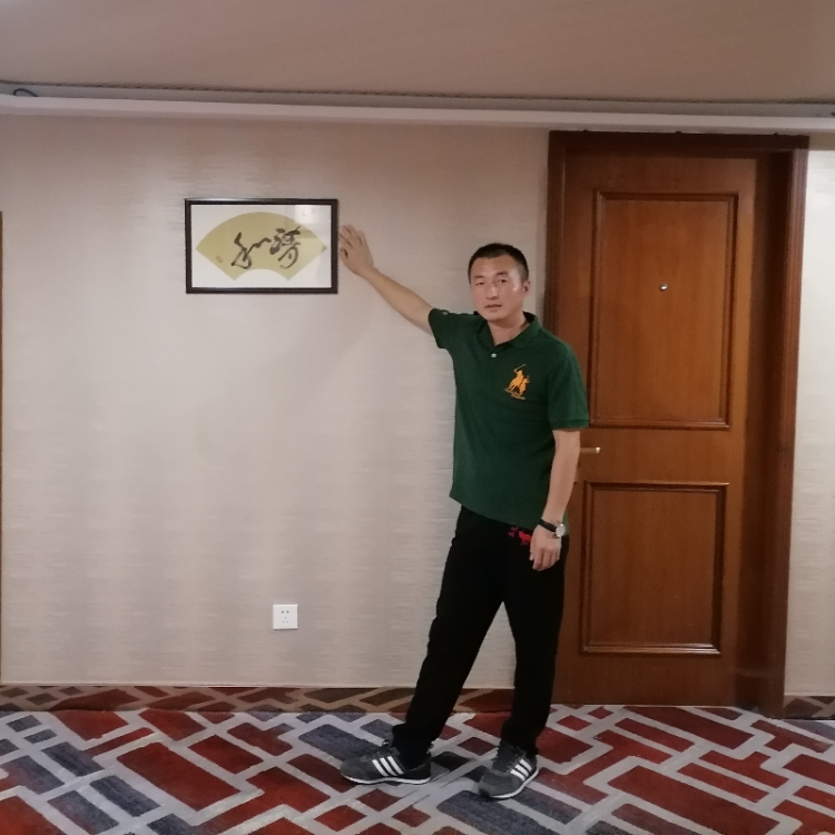 低調(diào)的男生