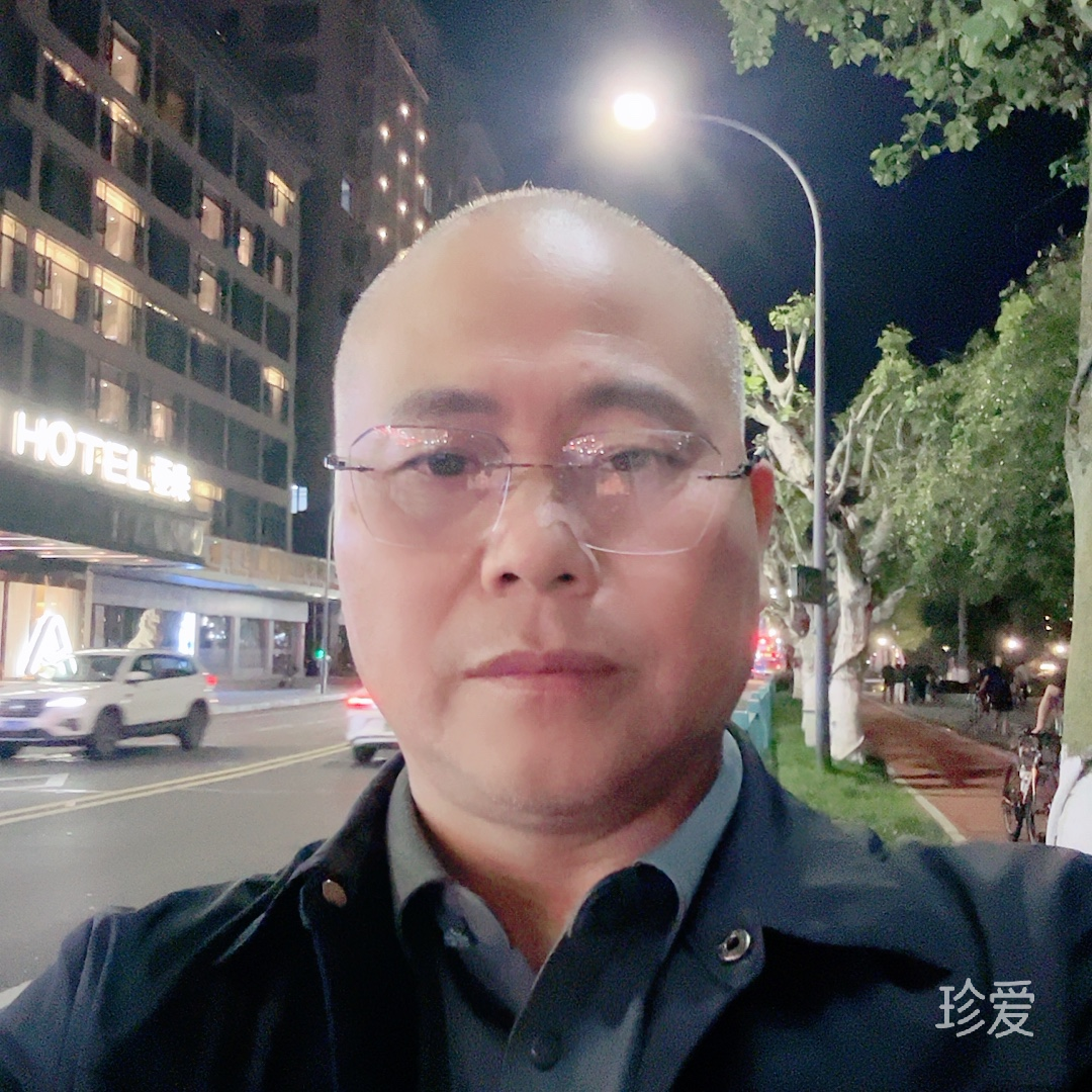 低调登场
