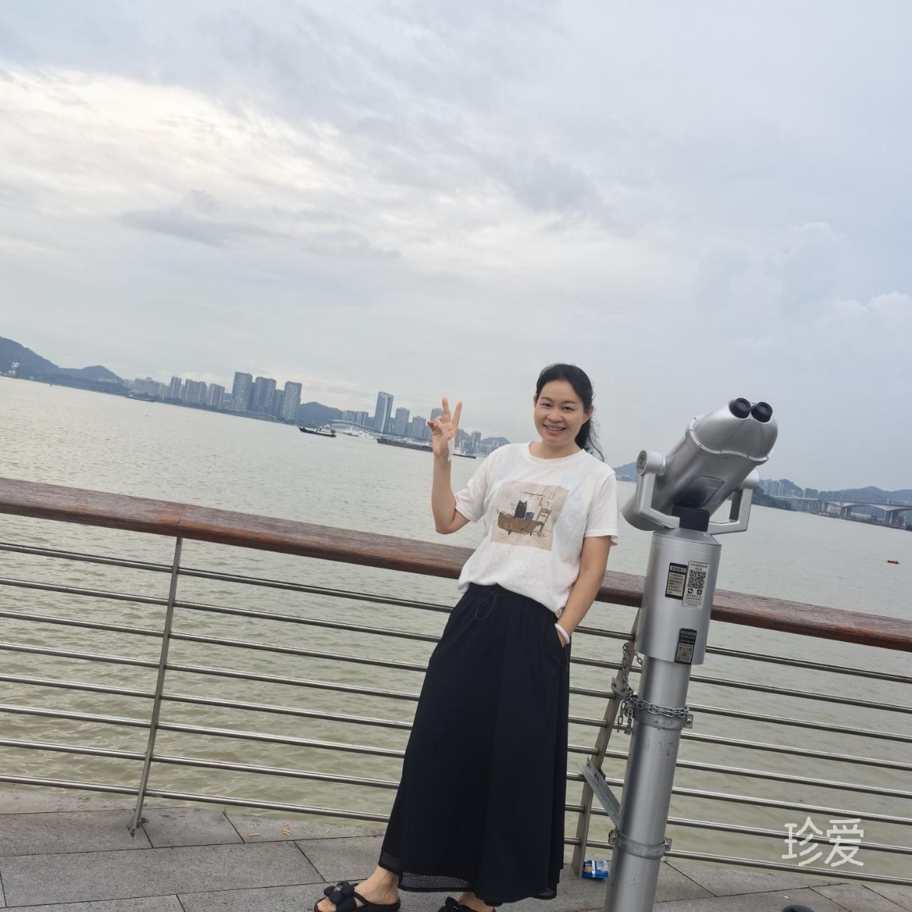 阳光下的菇凉