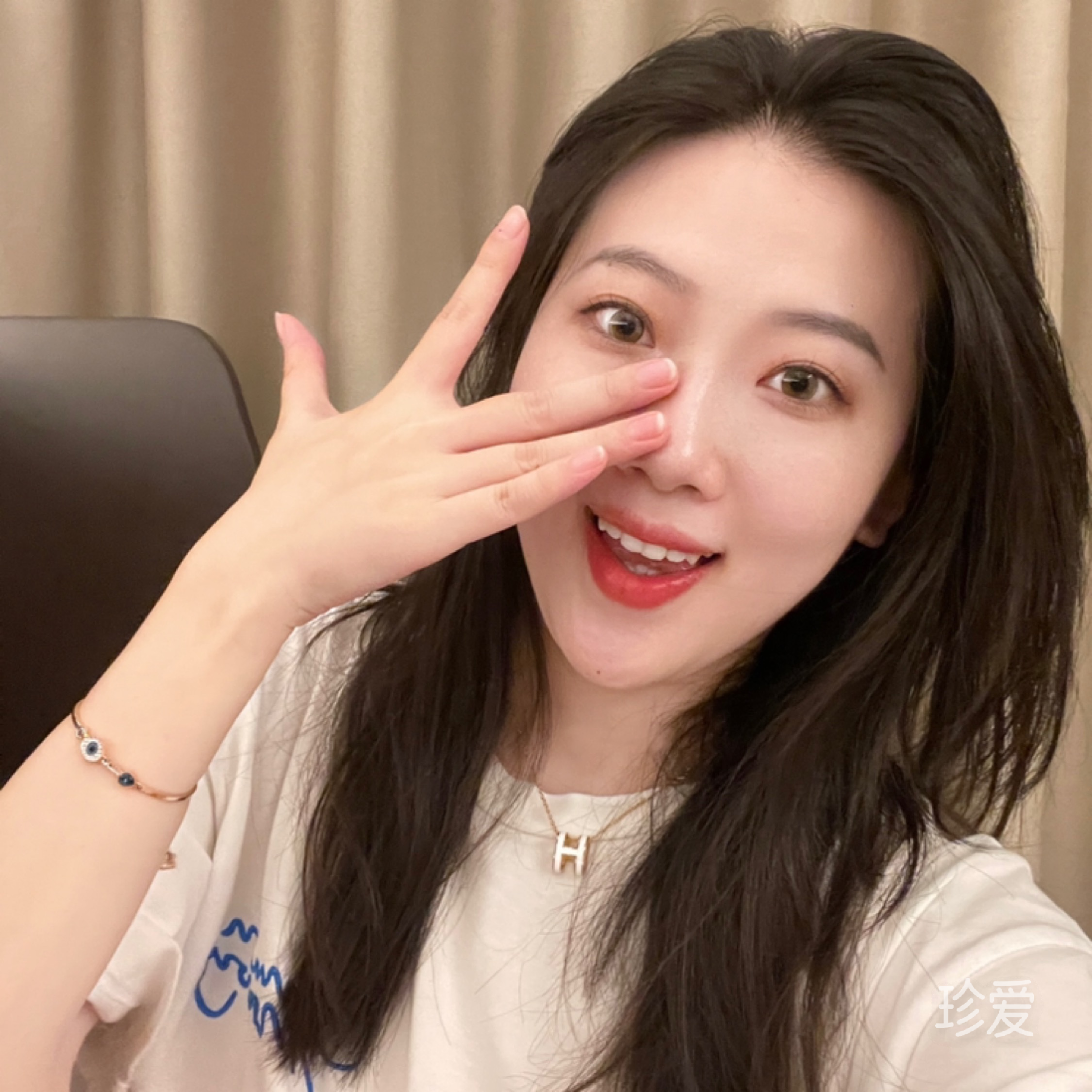 蹦蹦跳跳的小jojo