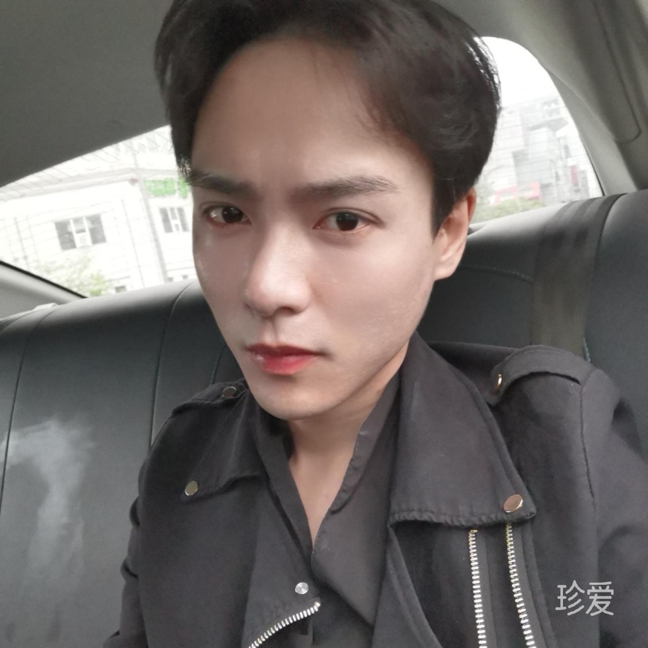 林间落叶