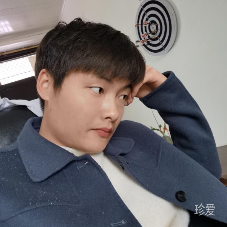 水边的阿迪丽娜