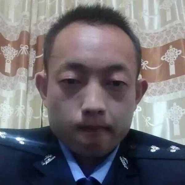 在下个路口等你