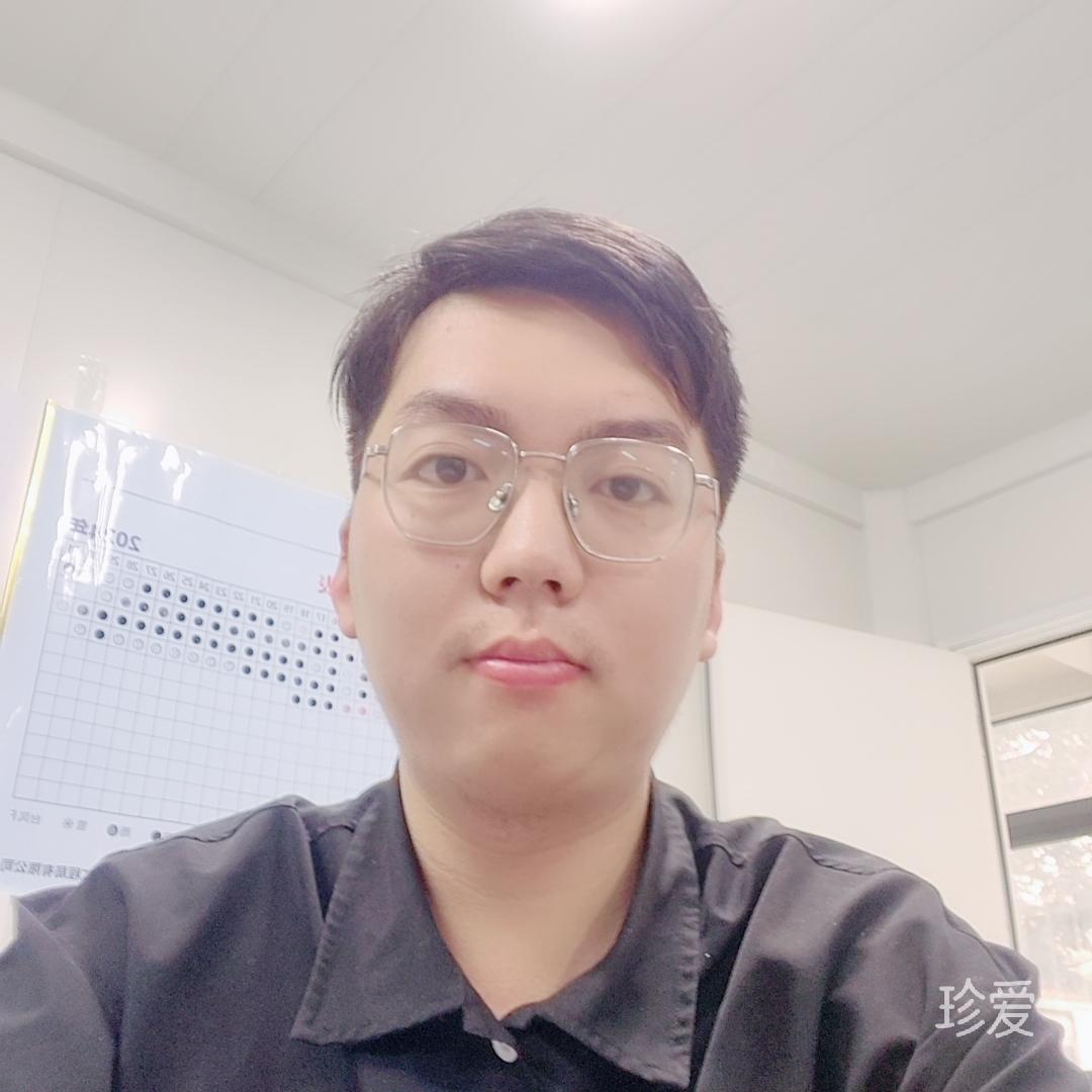 烟圈里弥漫着伤