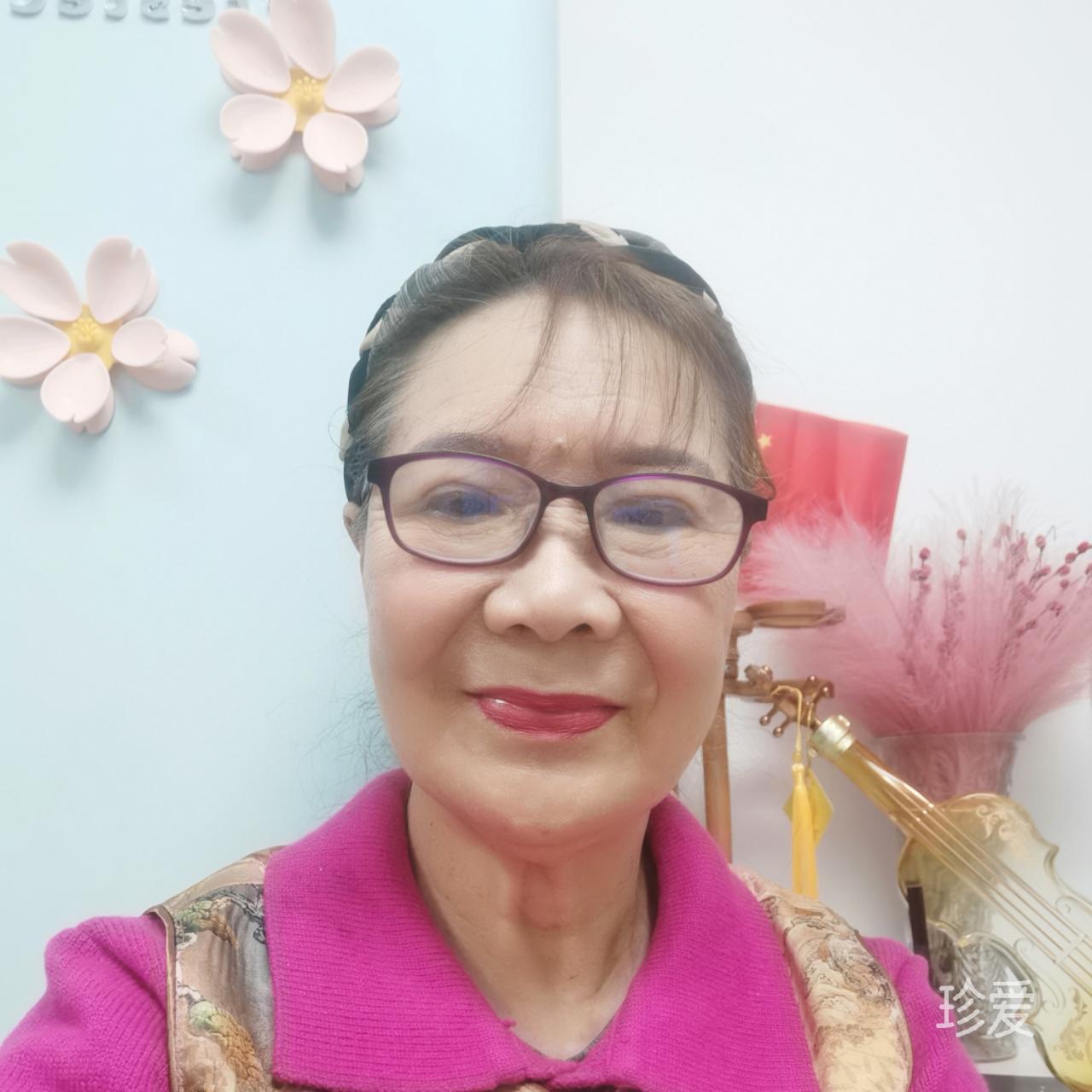 夜里孤独的玫瑰