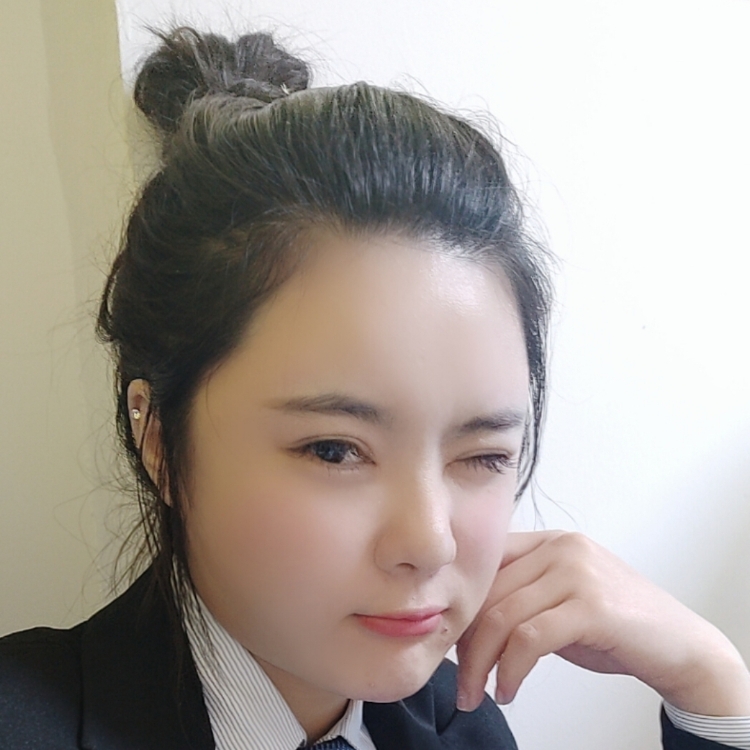 他說(shuō)她像貓