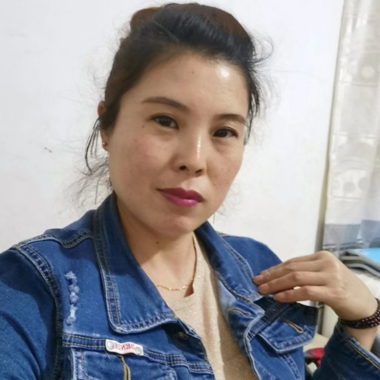 三个孩子的单亲妈