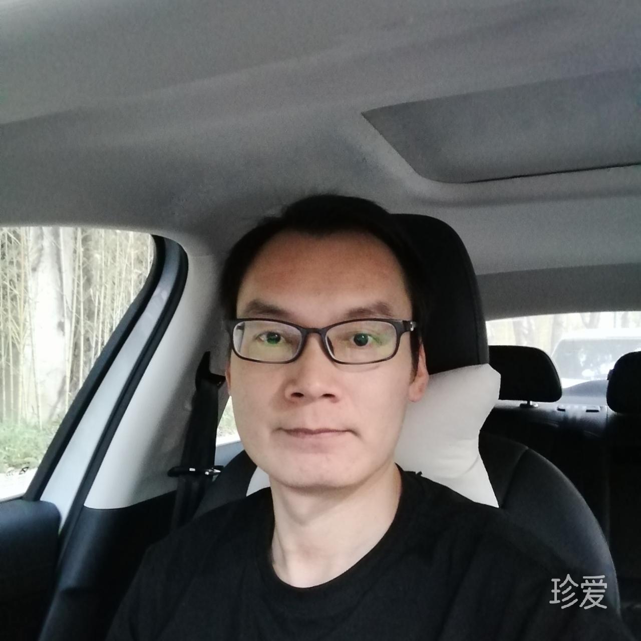 沙漠孤舟