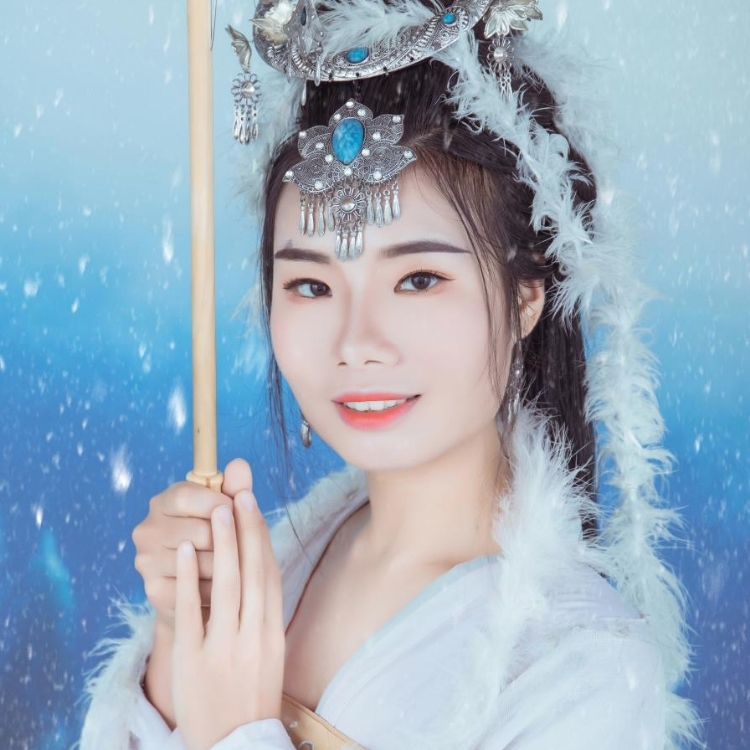 回眸一笑百媚生