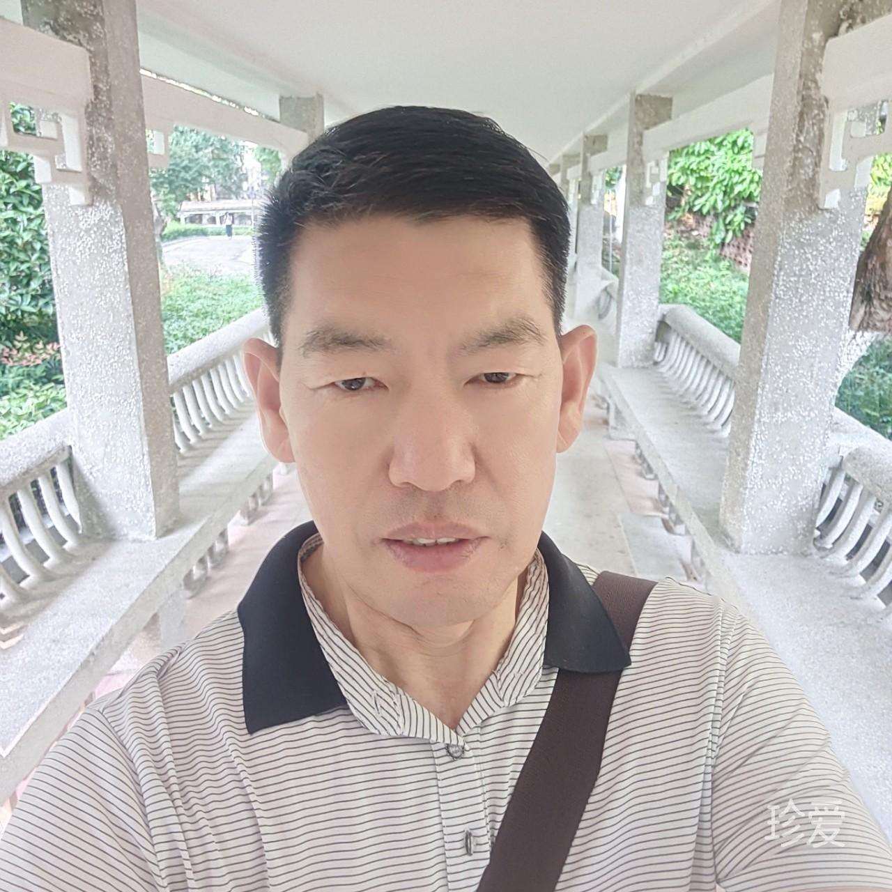 坐着看天