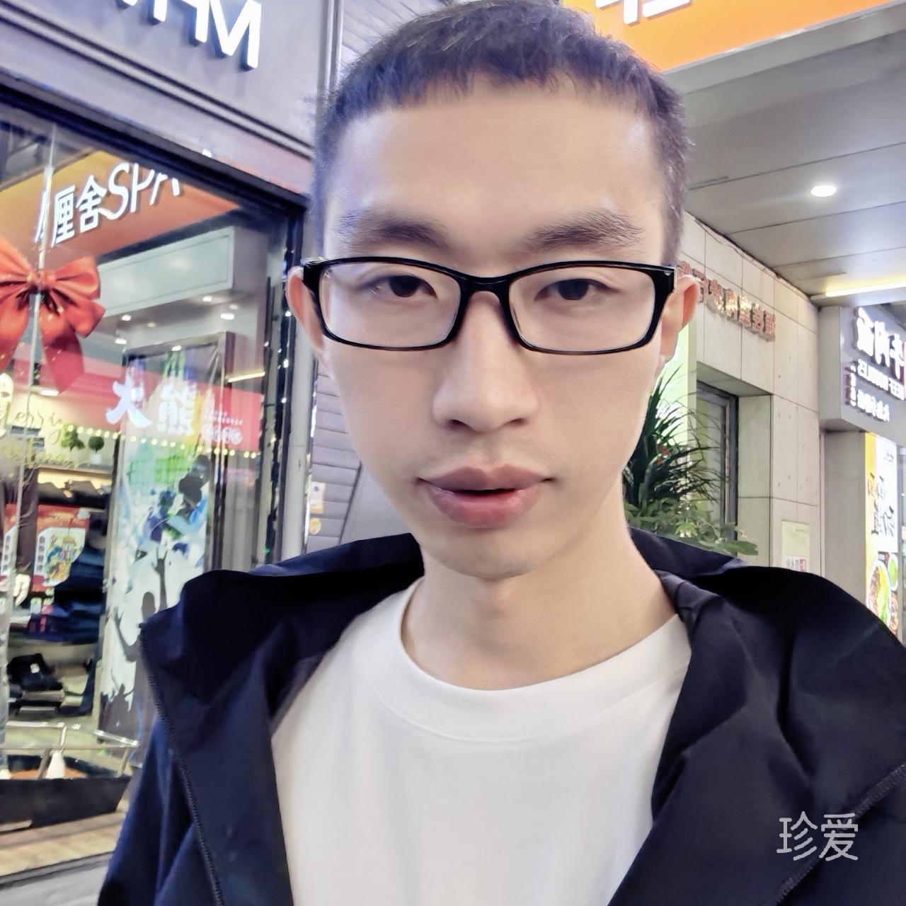 小莫