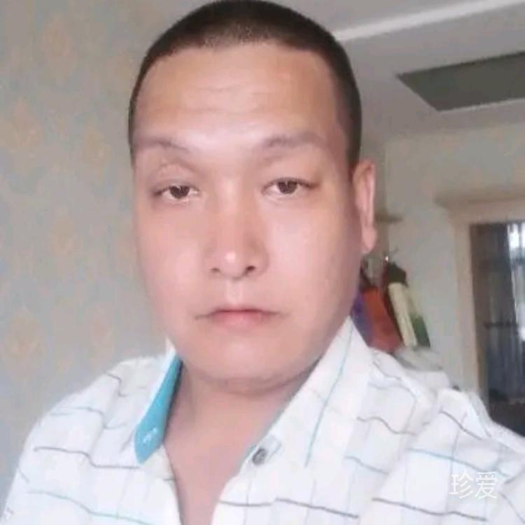 坐在樓頂看月亮