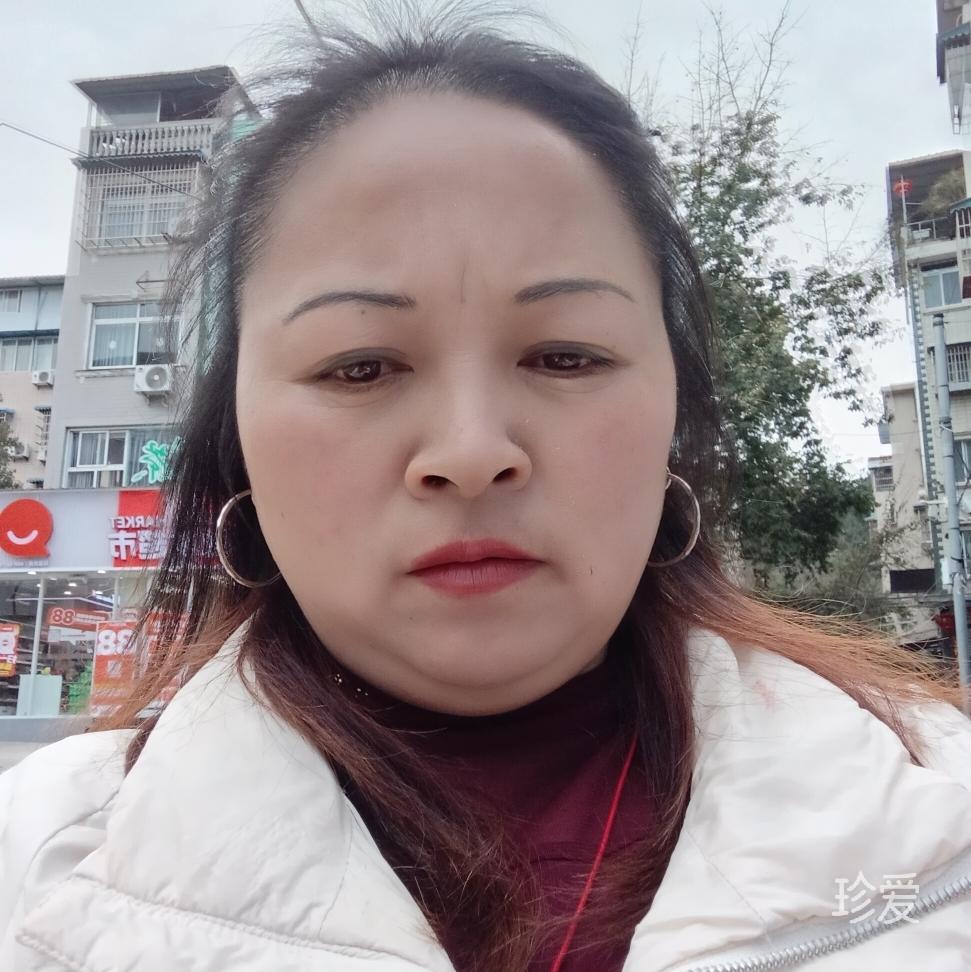 村里有个姑娘叫芳