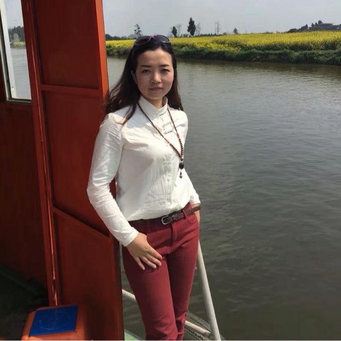 風(fēng)雨中的香水百合