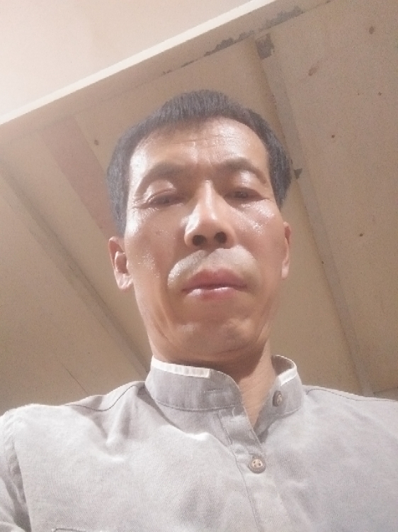 中秋夜里的小雨 
中秋夜里的小雨 