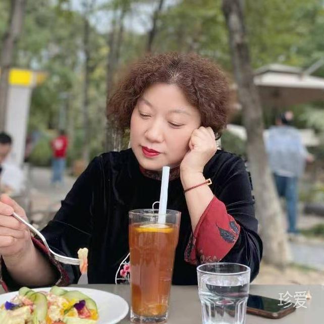 夜空上的流星雨