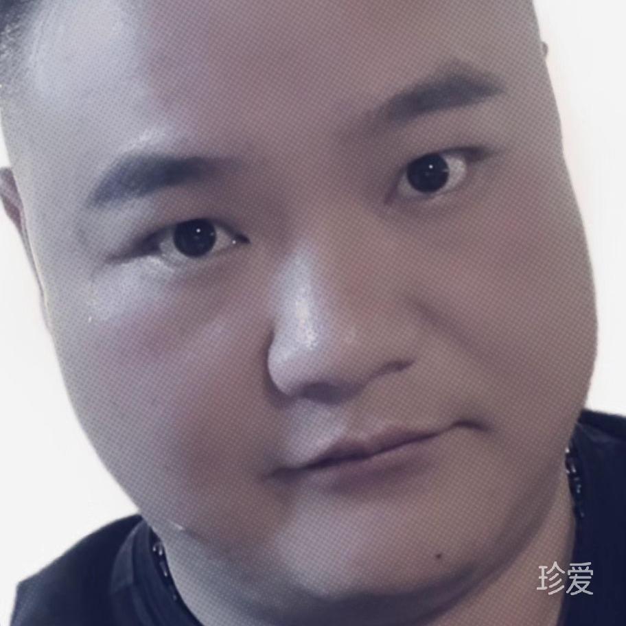 笑著哭的男人