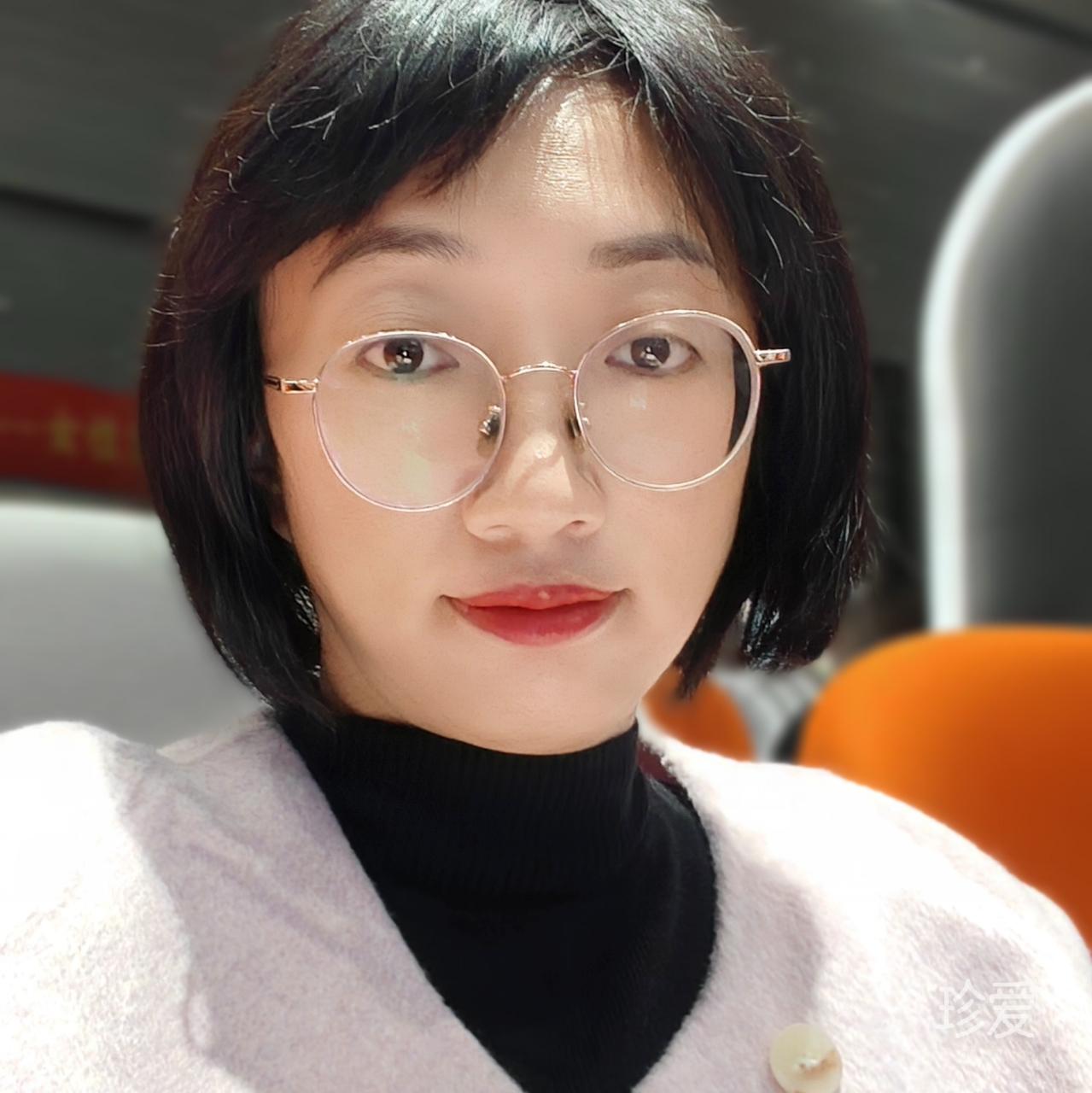 霧霾中的霓虹燈